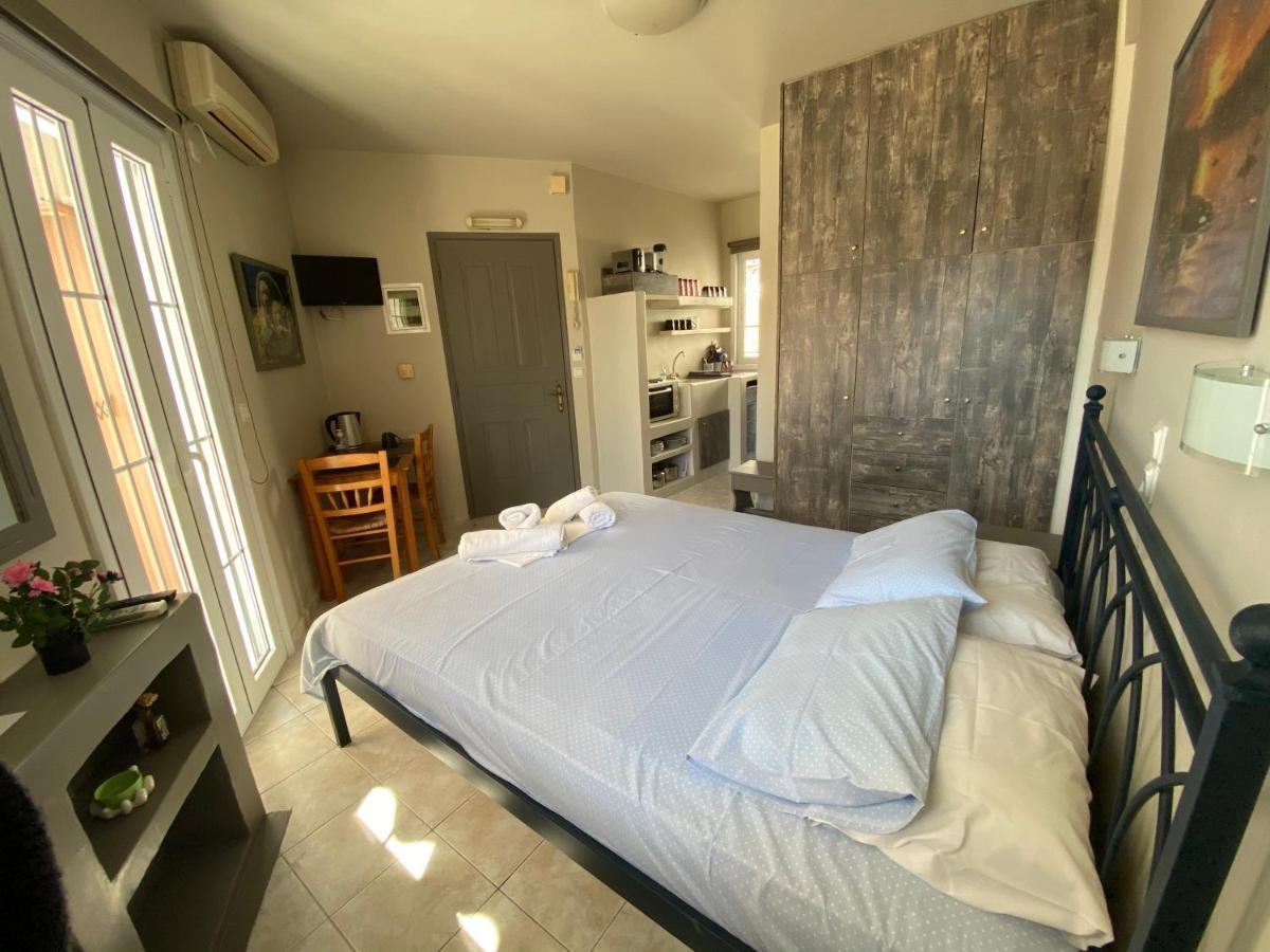 Pelagias Apartments Agia Efimia Exteriör bild