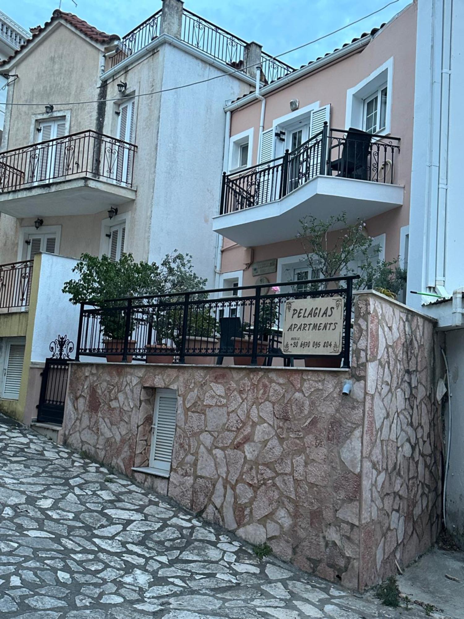 Pelagias Apartments Agia Efimia Exteriör bild